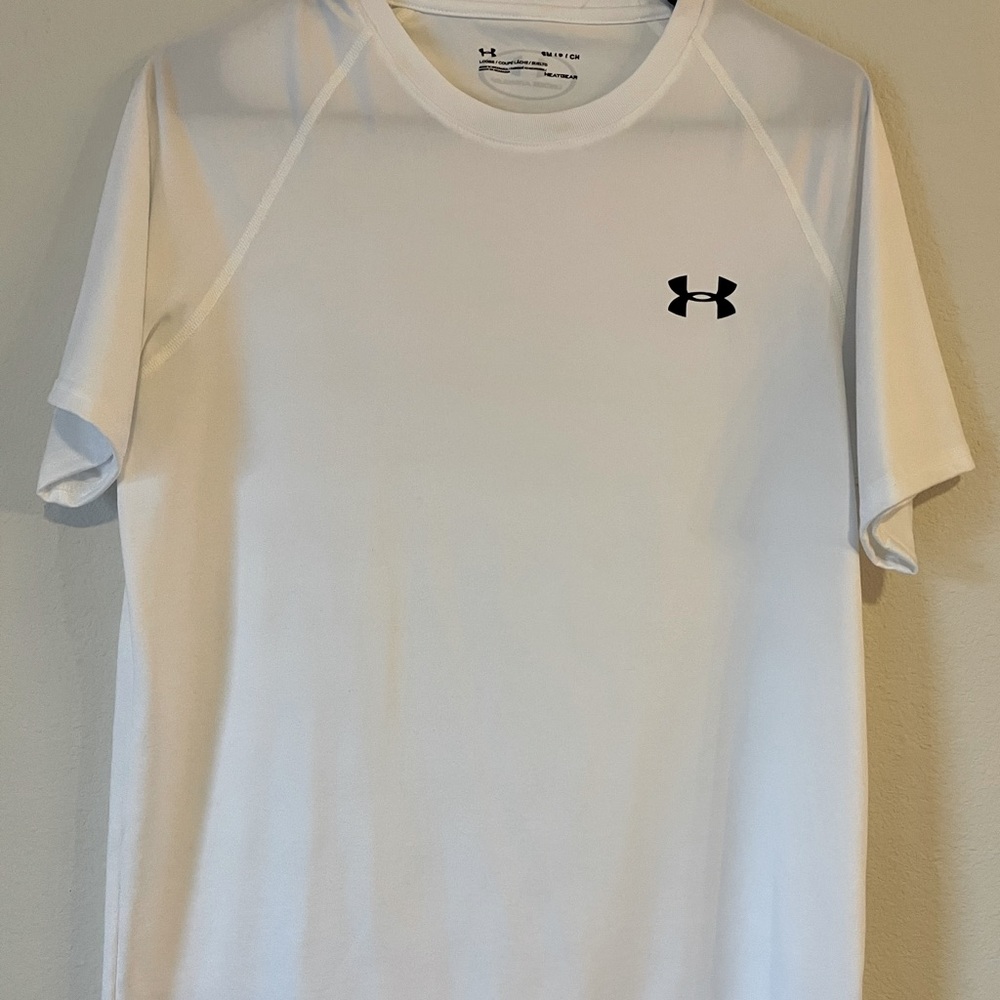Under Armor Small white tee